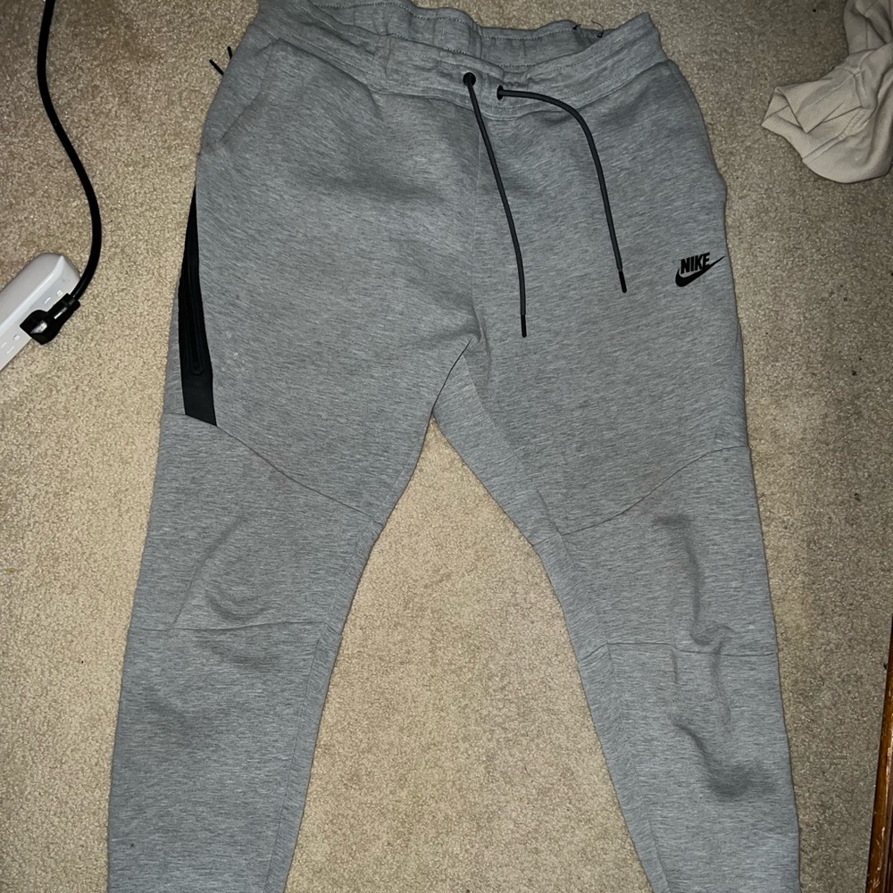 Nike tech fleece joggers